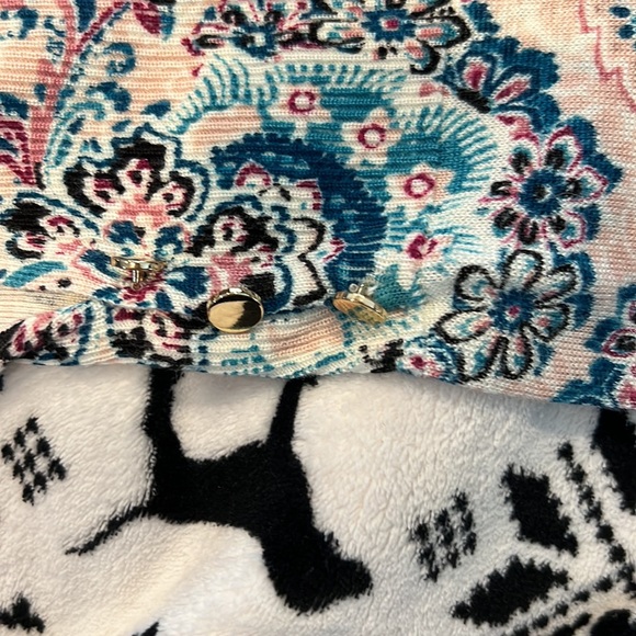 🪷 Chicos size 2 shirt 🪷 - Picture 11 of 11